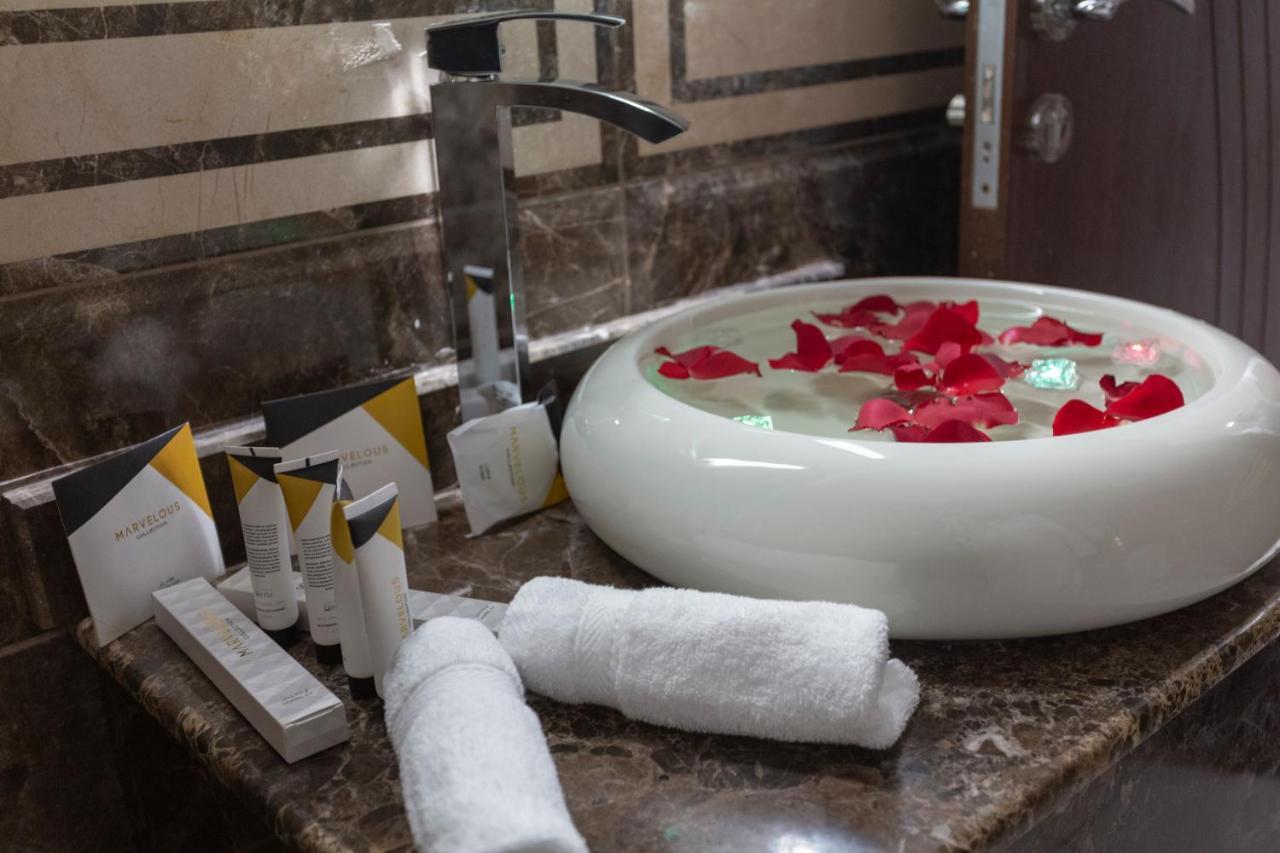 Dior Inn Apartment Hotel เจดดาห์ ภายนอก รูปภาพ